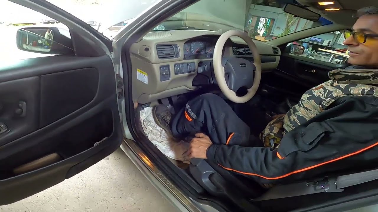 Lederlenkrad zur Belohnung - 26 jähriger VOLVO V70 besteht ohne Mängel die Hauptuntersuchung
