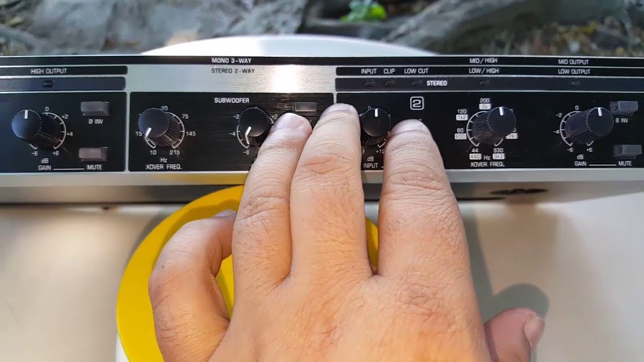 Como cocnetar el crossover Behringer Super X Pro CX 2310 a 2 vias y sus funciones