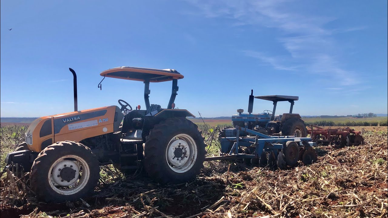 FORD 5610 E VALTRA A750 GRADEANDO TERRA! QUAL RENDEU MAIS SERVIÇO ?