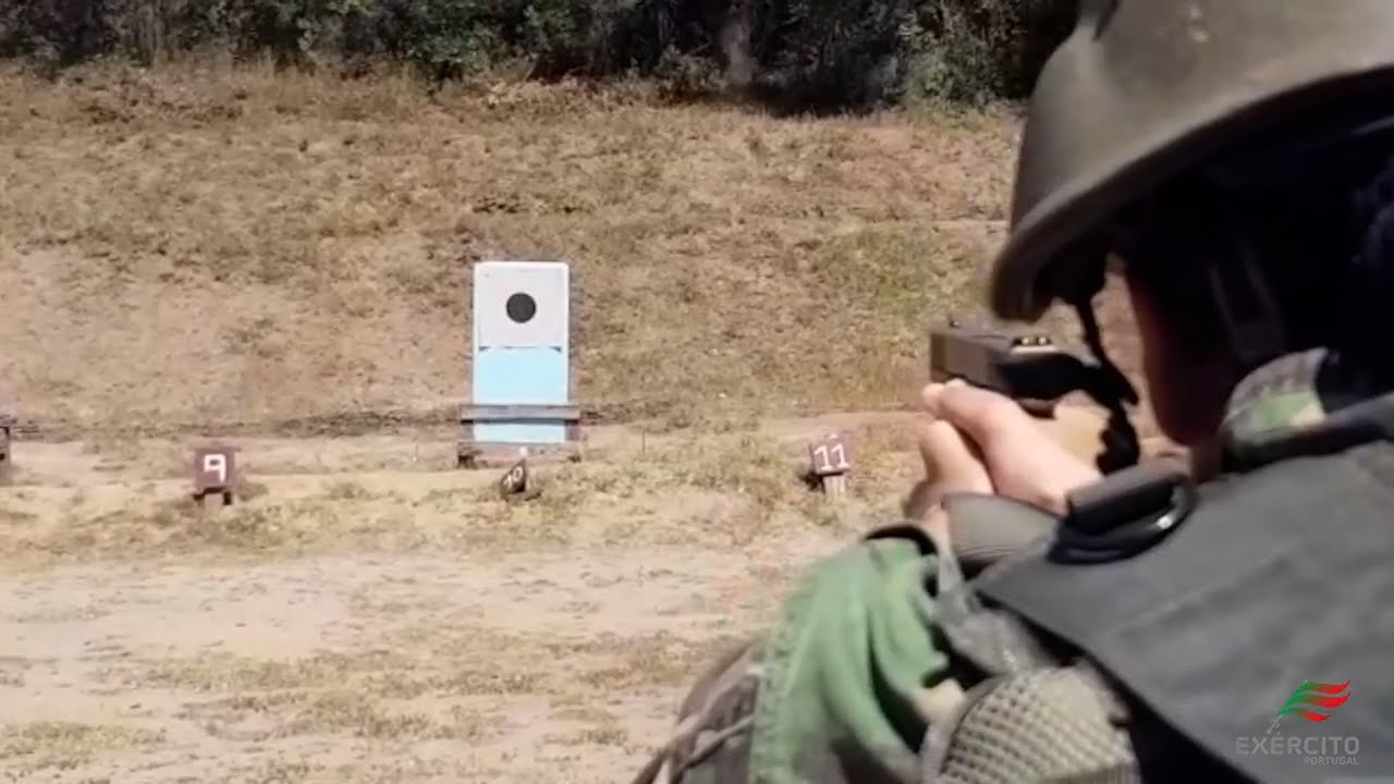 Militares do RAAA1 realizam tiro com pistola Glock 17 Gen5 9mm