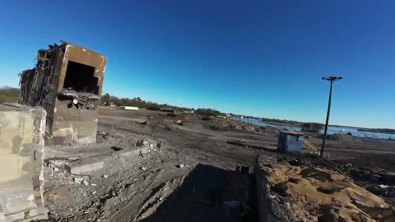 Steel mill dismantling continues 