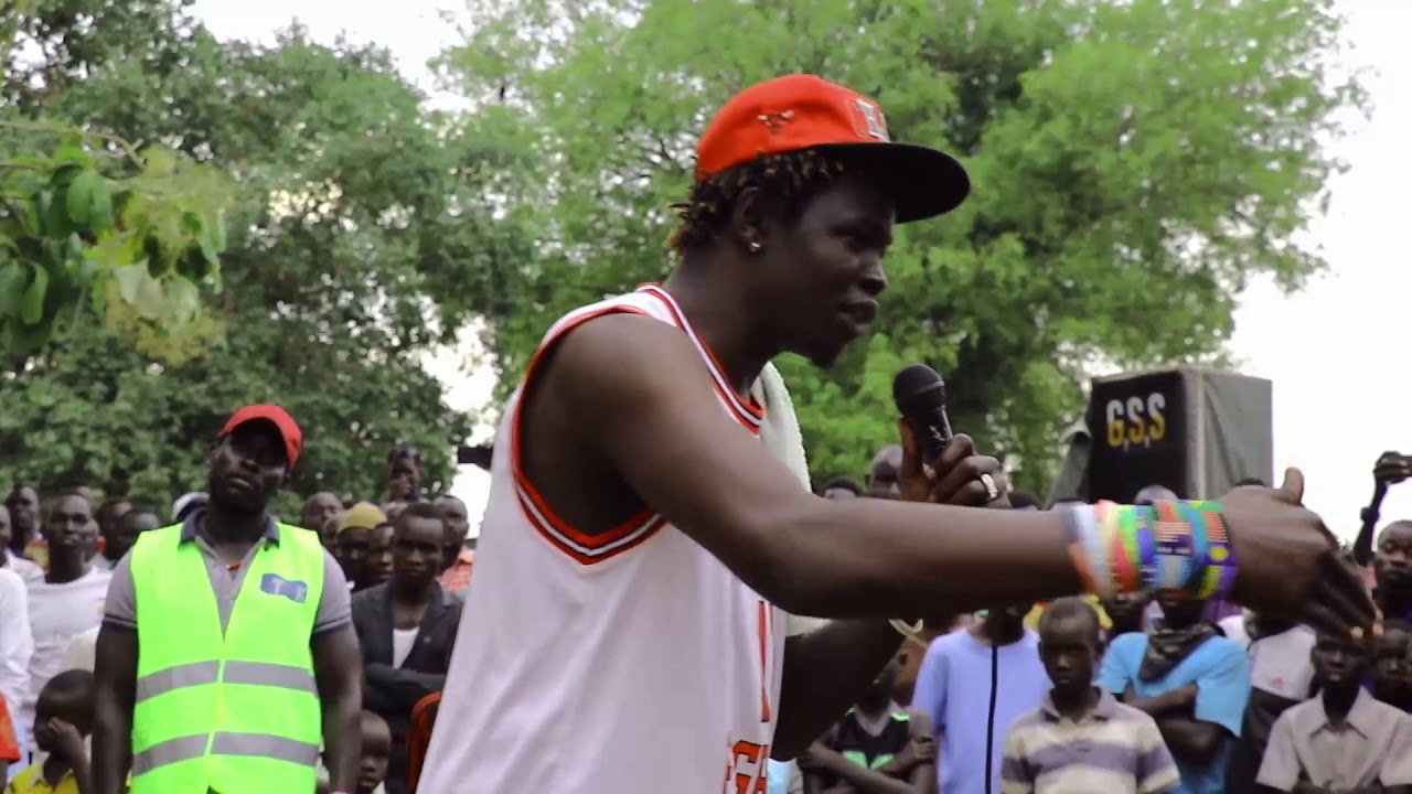 Comedian Feel Free ____South Sudan King Of Comedy  Performing live in Gurei  2018 South Sudan Comedy