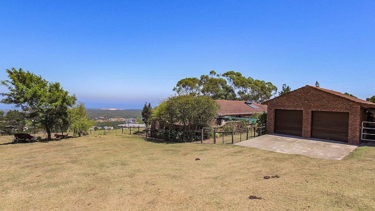 4 Bedroom House for sale in Eastern Cape | Port Elizabeth | Theescombe |