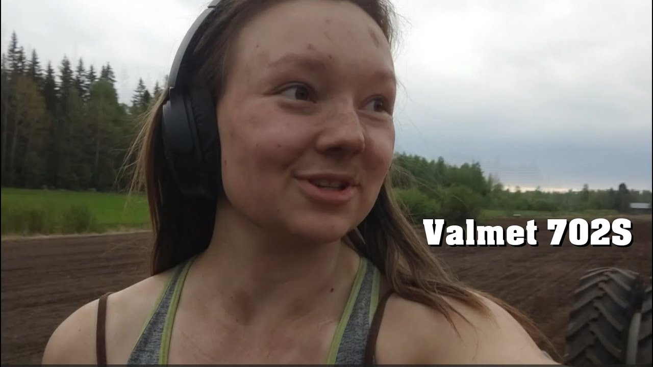 Sowing wheat Valmet 702S