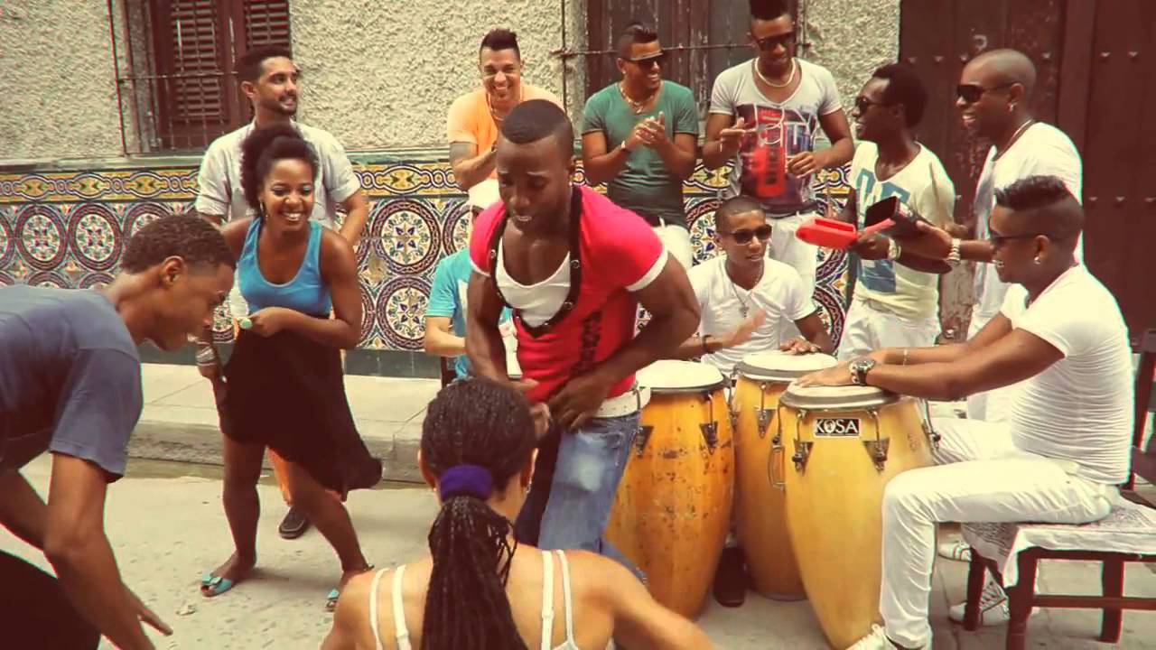 MAYKEL BLANCO Y SU SALSA MAYOR CON BAILARINES DE LA CASA DEL SON