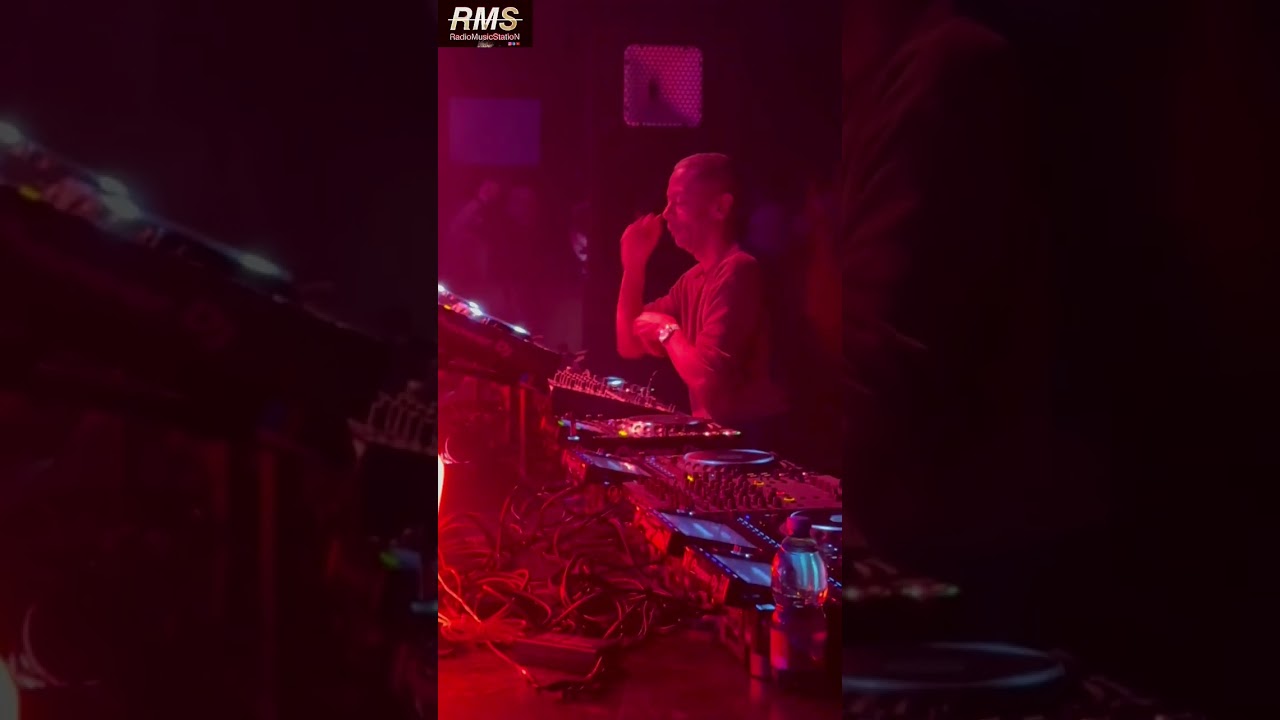 Jeff Mills ~ Napoli 01/02/2025 DUEL #napoli #techno #jeffmills #roland #pioneerdj #dj #technodj