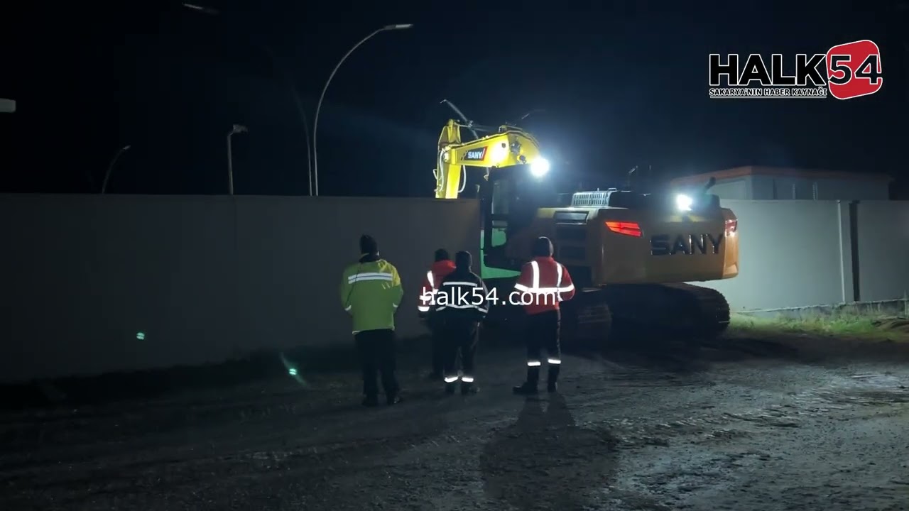 Sakarya Karasu'daki kaçak tatil köyüne şafak operasyonu! Tarikat evleri yıkıldı