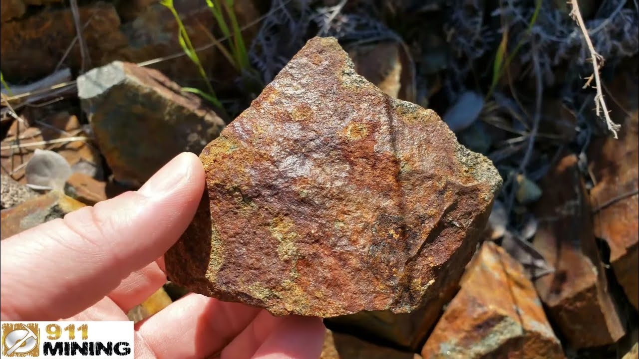 Oxidized Gravels & Road Exposures Reveal Gold, Platinum & Palladium!