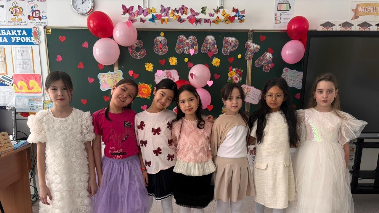 Мы украшаем кабинет к 8 марту❤️💐 #мылучшие!💗