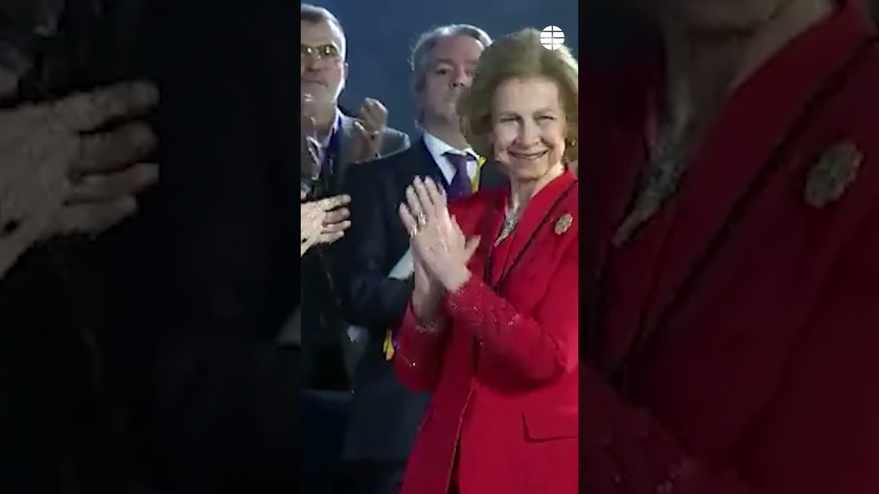 Una emocionada Reina Sof&iacute;a recibe la Medalla de Oro de #baleares #reinasofia #casareal