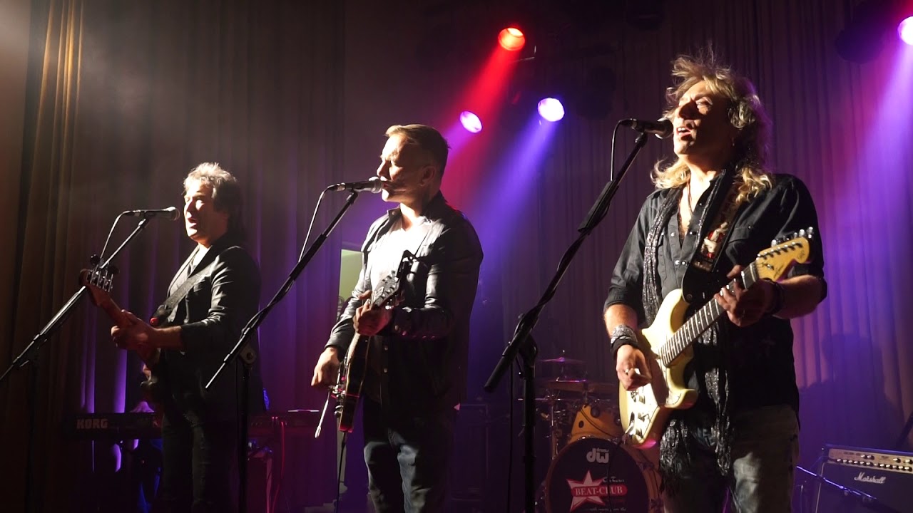 01 Spirit of Smokie - I'll meet you at midnight / Lay back in the arms of someone