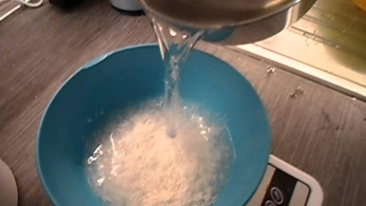 SAPONE LIQUIDO DA SAPONETTA DEL SUPERMERCATO O SAPONE FATTO IN CASA