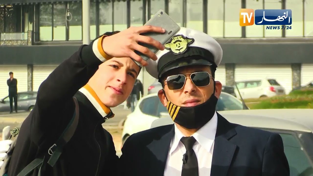 العيد.. سائق سيارة أجرة بلباس خاص وخدمات مميزة
