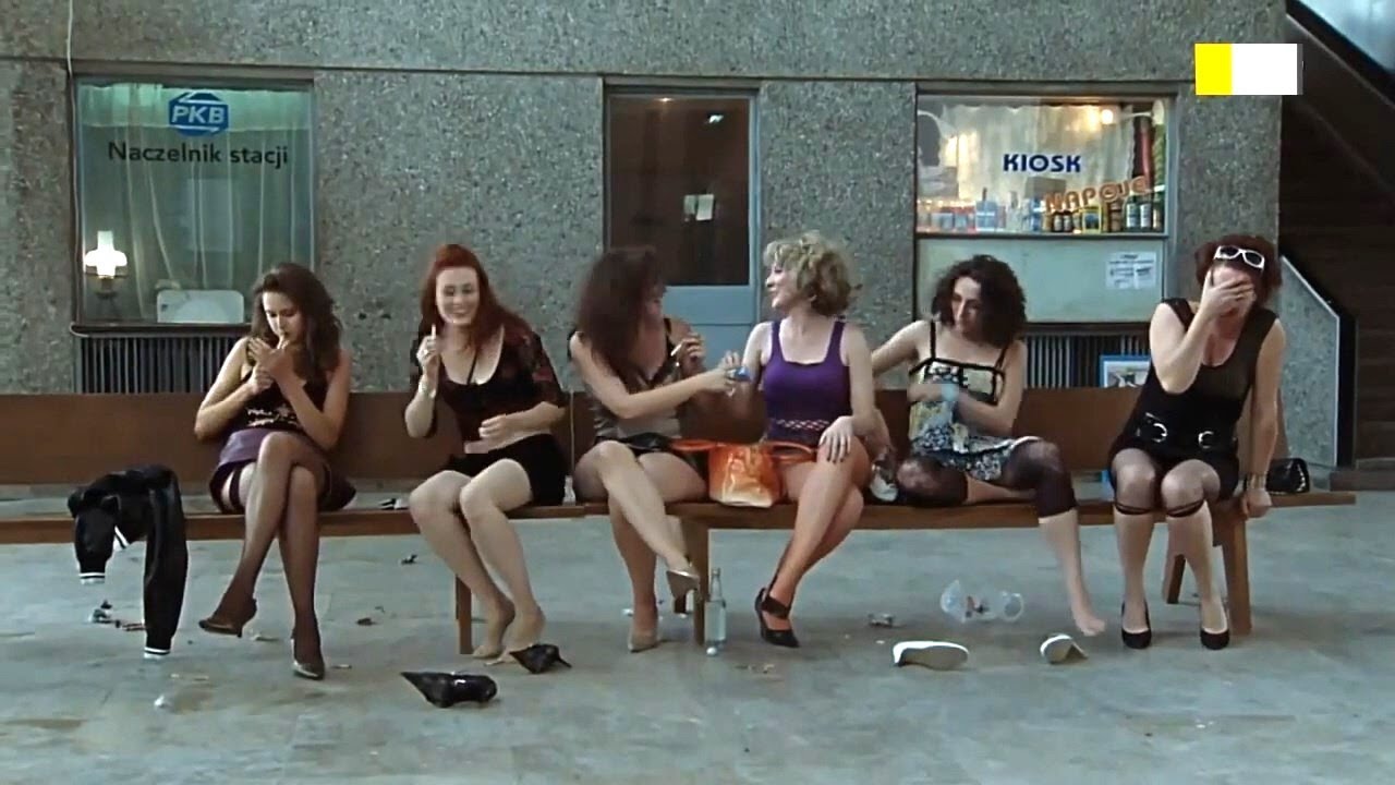 Marie B&auml;umer Alina Levshin Karolina Lodyga Ioana Iacob Janina Rudenska & more smoking cigarette 🚬