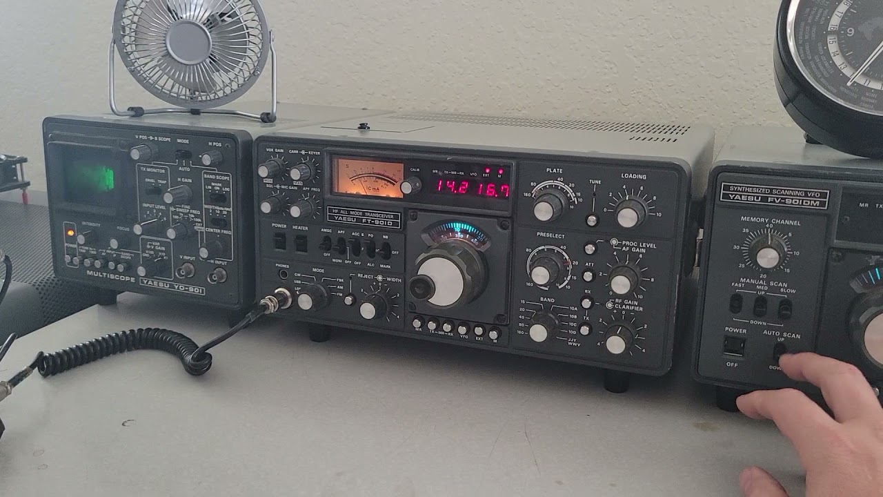Yaesu FT-901DM with FV-901DM scanning VFO.
