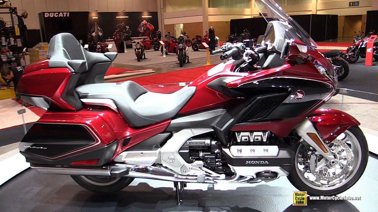2018 Honda Gold Wing Tour DCT Airbag - Walkaround - 2018 Toronto Motorcycle Show