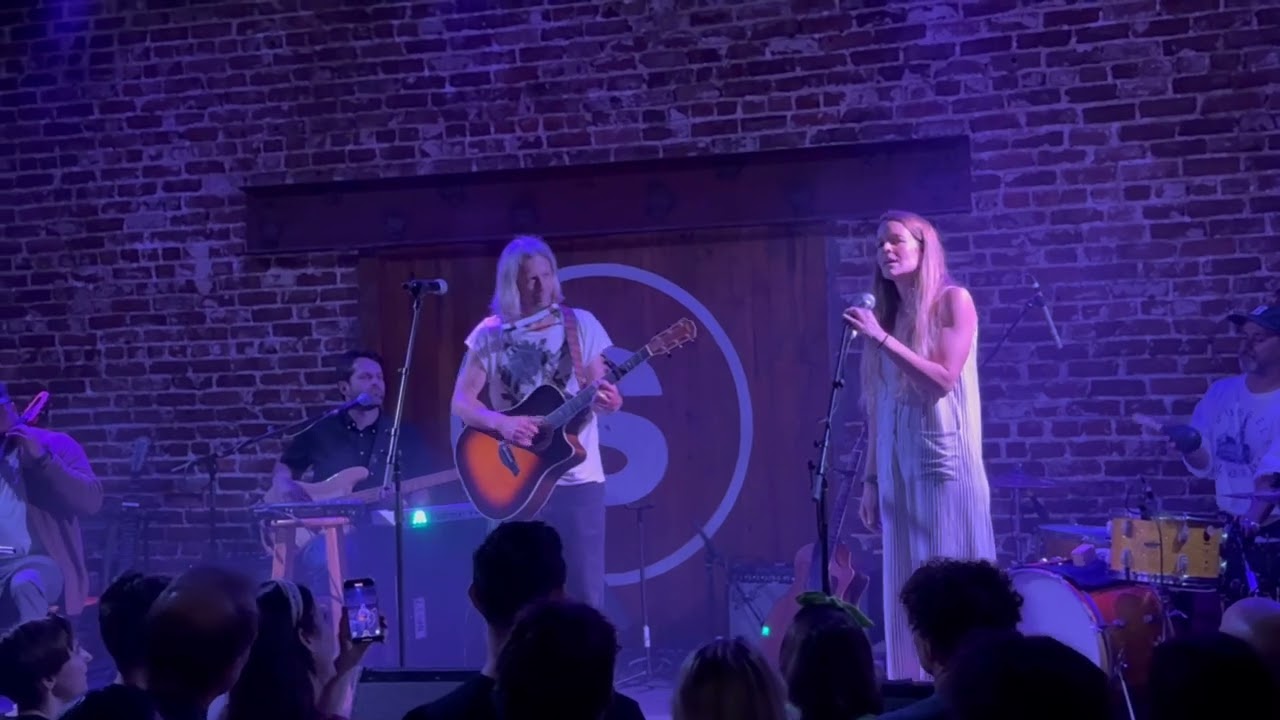 JON FOREMAN Performs HOUSE OF GOD, FOREVER With Audience Singer  Lauryn Coming on Stage Orlando, FL