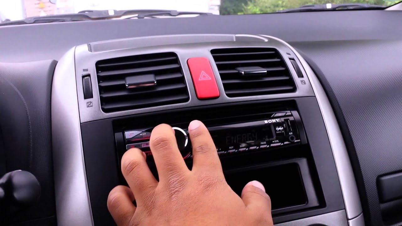 2010 Toyota Auris Start up, In Depth tour German