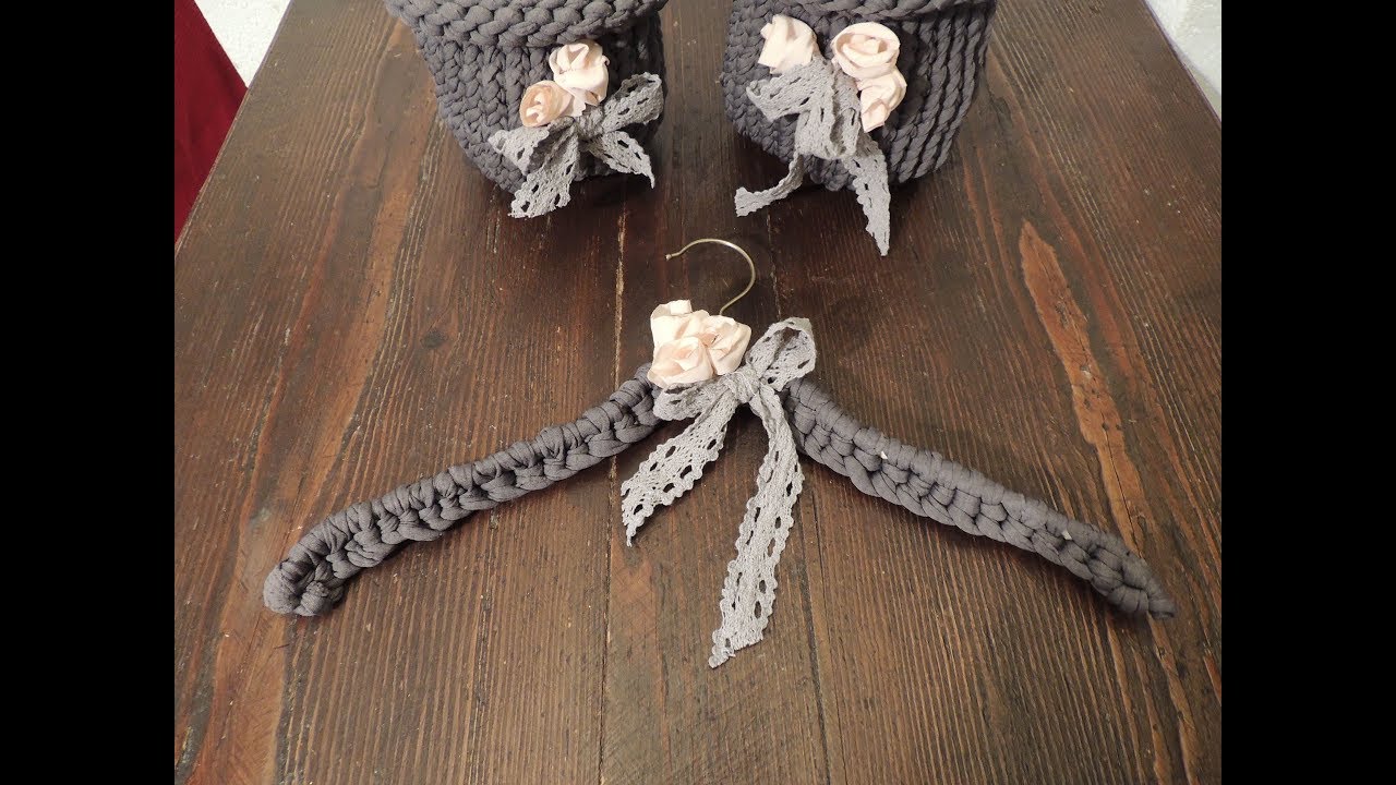 Rinnovare un vecchio appendiabiti in stile shabby chic