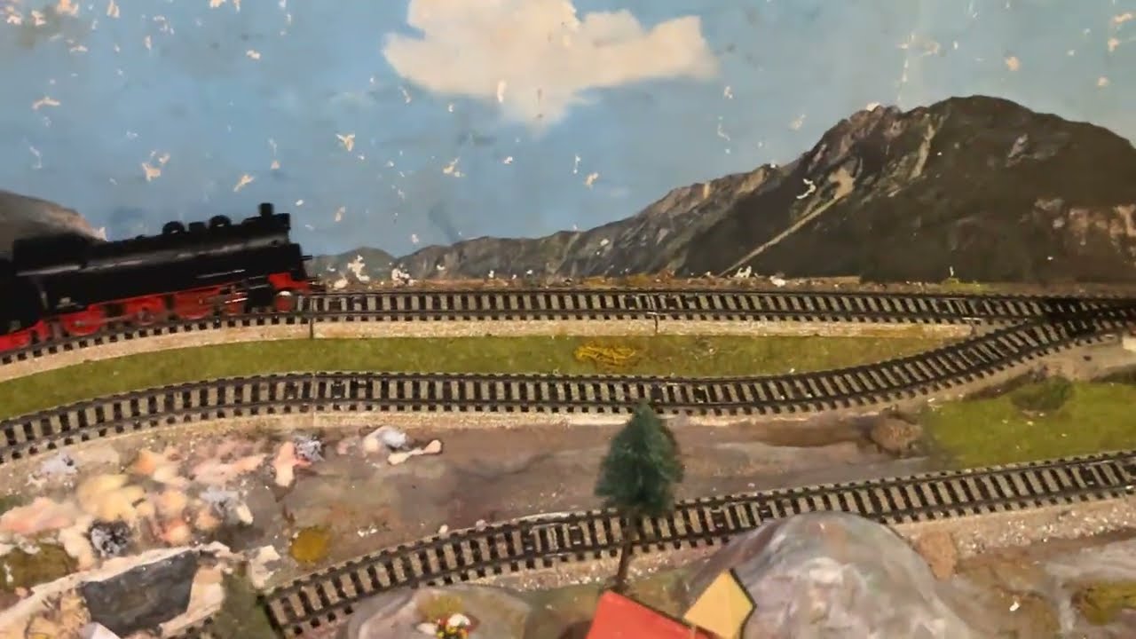 Vintage Märklin BR 038 Steam Locomotive (3099) with 4004 & 4005 Coaches on M Track