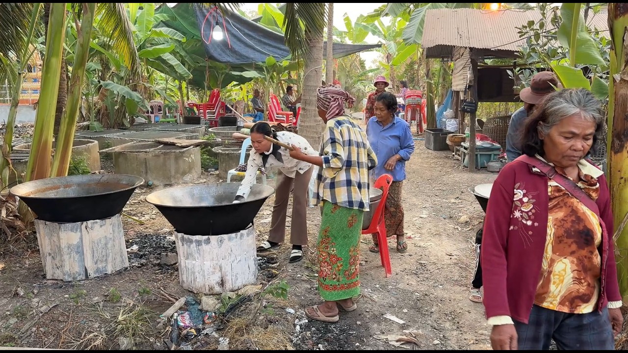 នំបញ្ចុក សម្លរការី អ្នកម្ដាយអ៊ំ