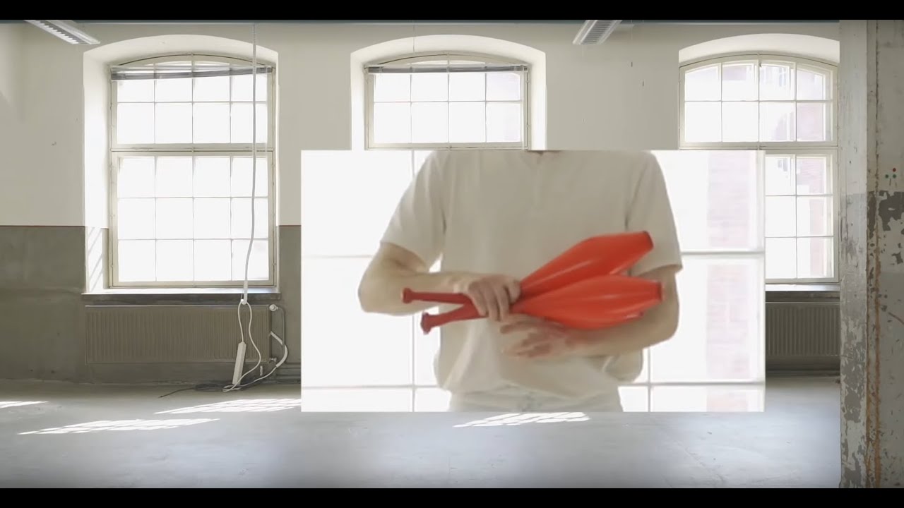 BIRD HEAD      (juggling by Onni Toivonen)