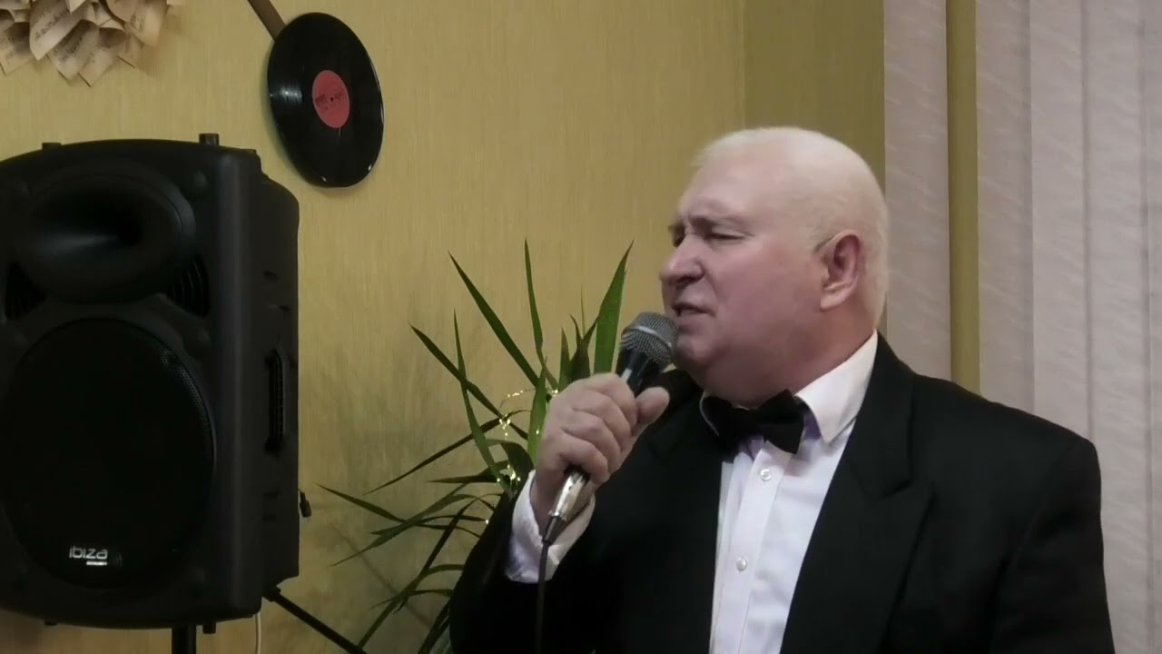 Співає Микола Никоненко. На концерті 