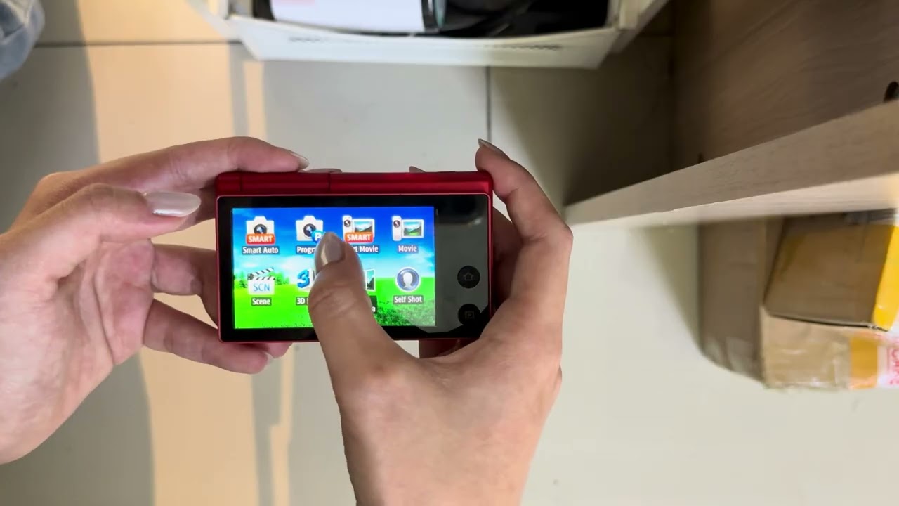 Редкая модель Samsung MV800 красного цвета (предзаказ).