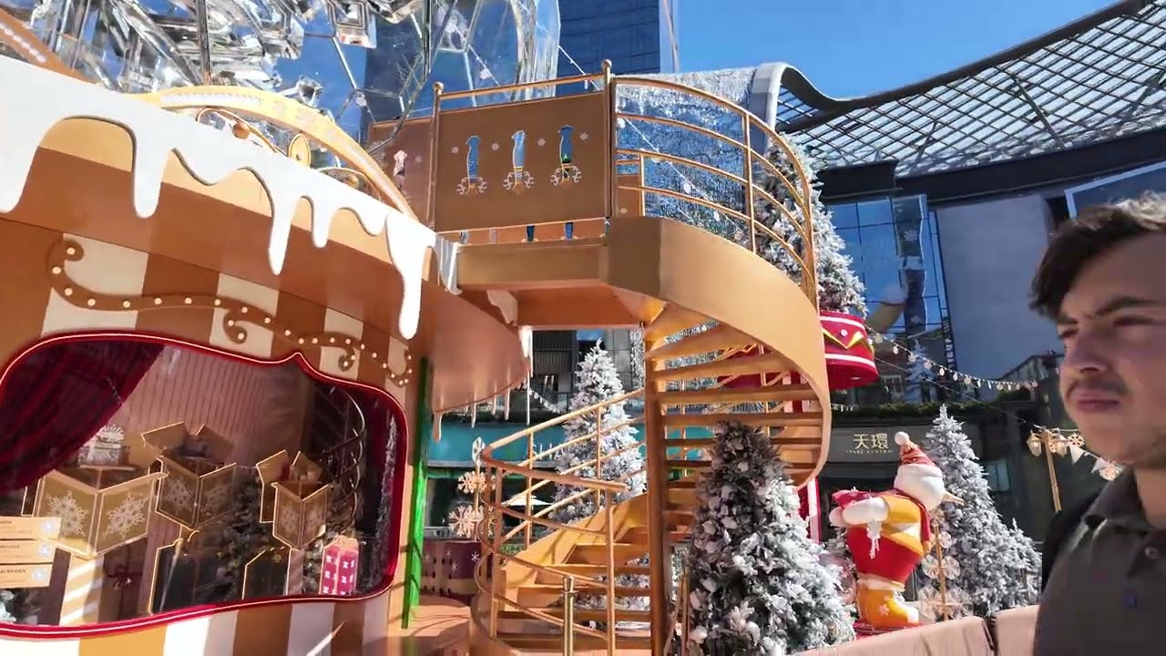 Guangzhou Tianhuan Plaza welcomes the upcoming Christmas 廣州天環廣場迎接聖誕節來臨