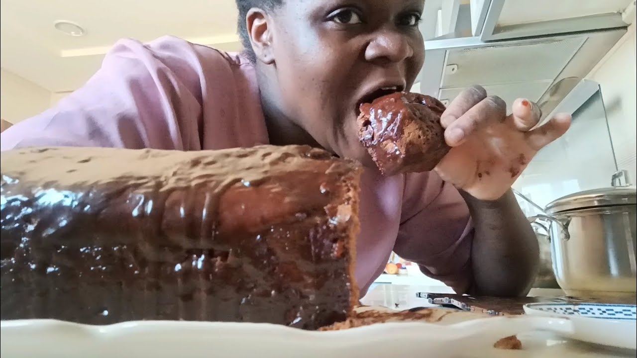 Chocolate cake 🍫 🎂 🍰 😋 we try till we perfect it 