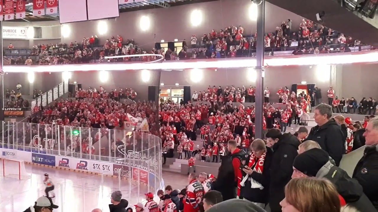 FANOU&Scaron;CI HC DYNAMO PARDUBICE!!! NEJLEP&Scaron;&Iacute; FANS V ČR!!!