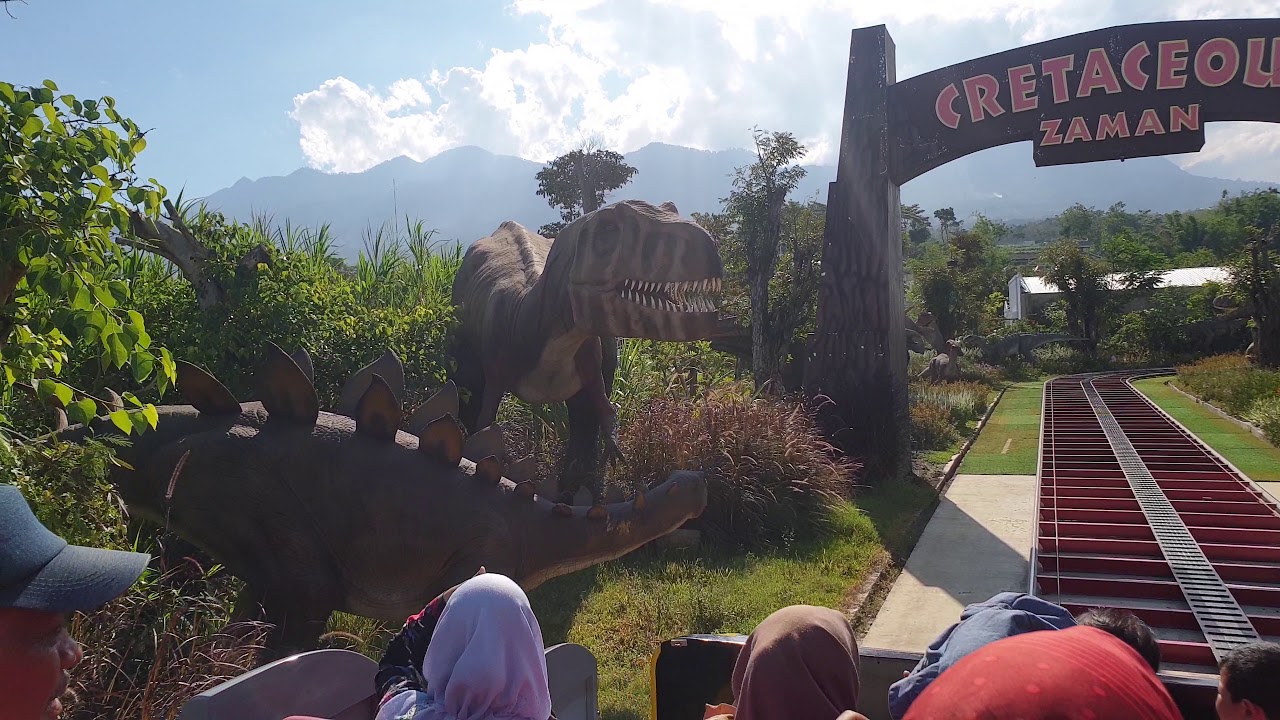 Jawa Timur Park 3 - Jelajah Zaman Dino