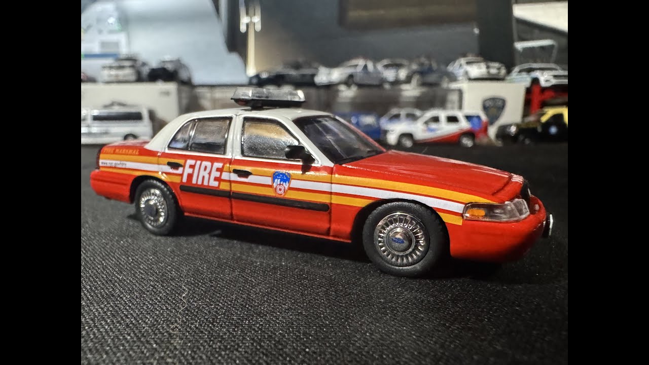 596 1/64 FDNY Crown Victoria
