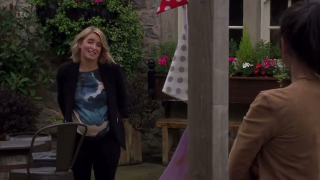 Sarah Sugden 5th August 2020 - sarah steals al&rsquo;s bank card