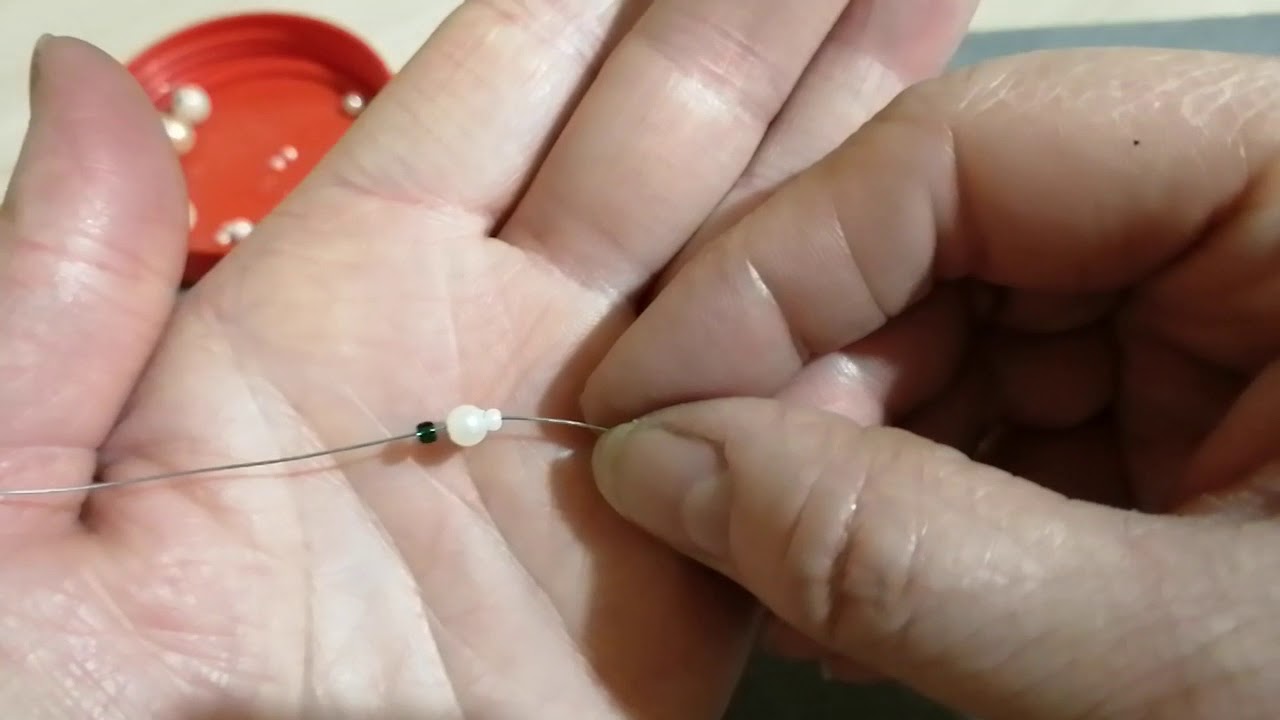Ландыши из бисера. 1 урок.