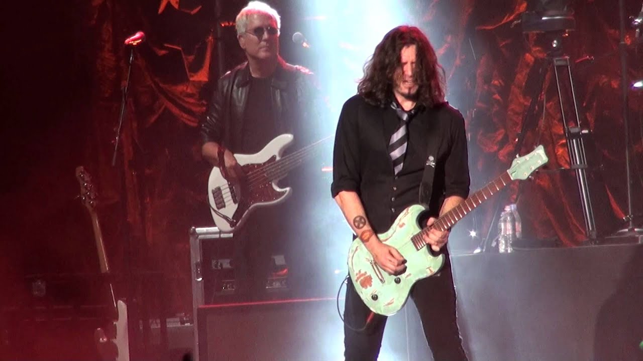 150922 Bon Jovi _ Born To Be My Baby (Live in Seoul, Korea 2015)