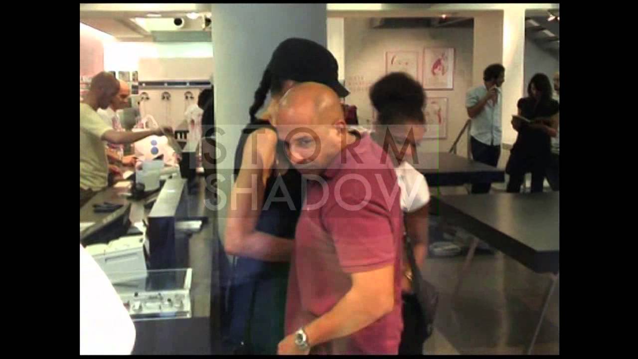 Janet Jackson shopping in Paris