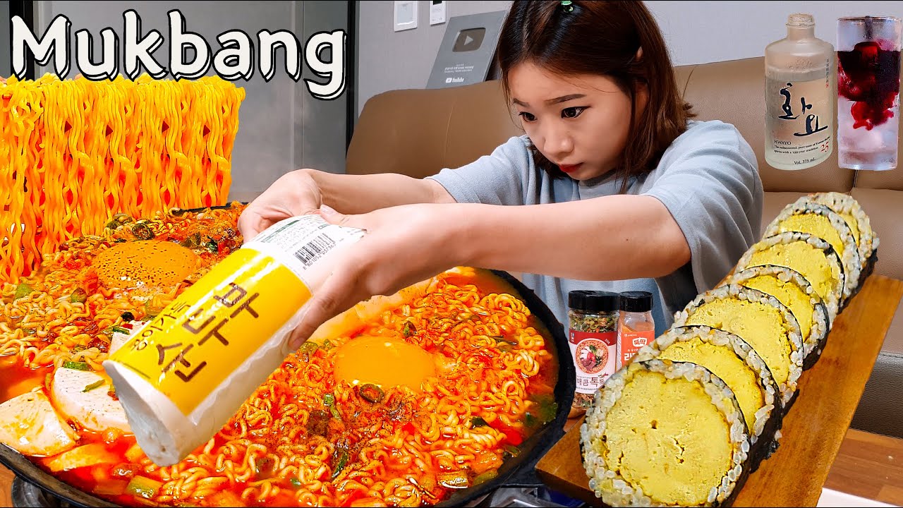 Sub)Real Mukbang- Мягкий рамен с тофу королевского размера🍜 Яичный кимбап🍣 Черничный коктейль 🍷 АСМР