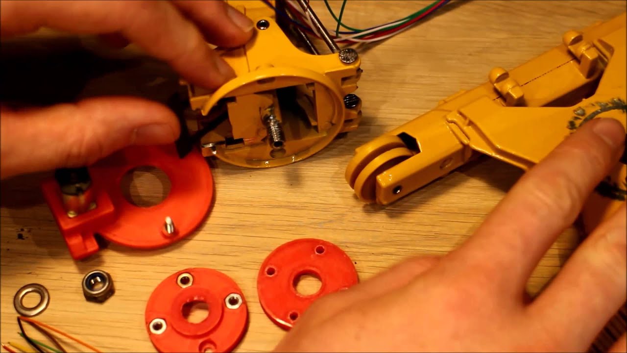 RC Komatsu PC400LC Part 5 - Adding 360 Degree Slewing to the Excavator
