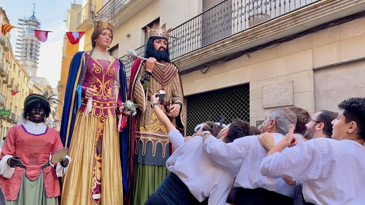 Recepció Úrsules - Tritlleig Campanes - Morterets - TOMB de la VIGÍLIA Gegants (Sta. Úrsula 2023)