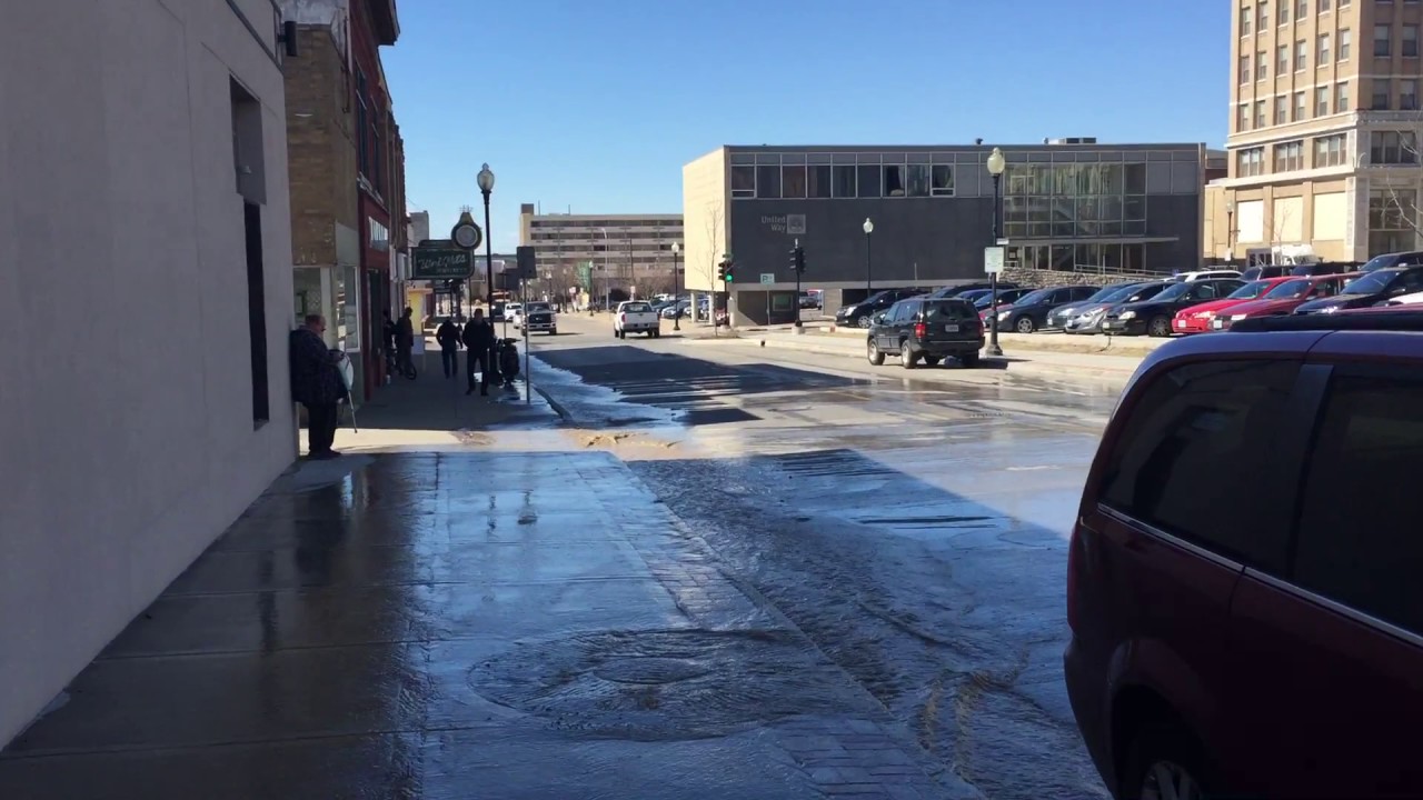 Water main 170302 6th & Edmond