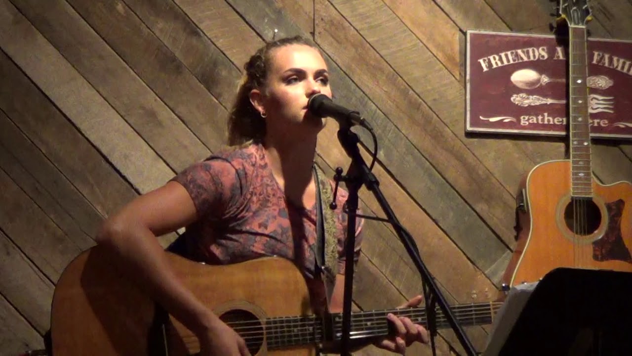 Sarah Pearson singing The Weight
