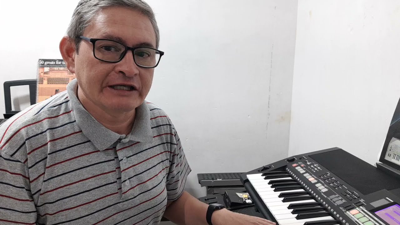 Como usar el acompañamiento automático con  un solo dedo (Single fingered chord).