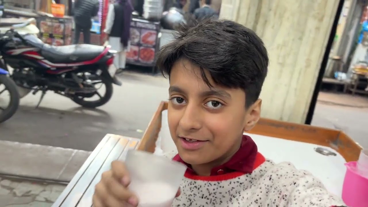 Aj Jaffrabad Jana pada Fuppo ke ghar ke dawat 😋 leather ki jacket buy ki🥳 anas garment ￼