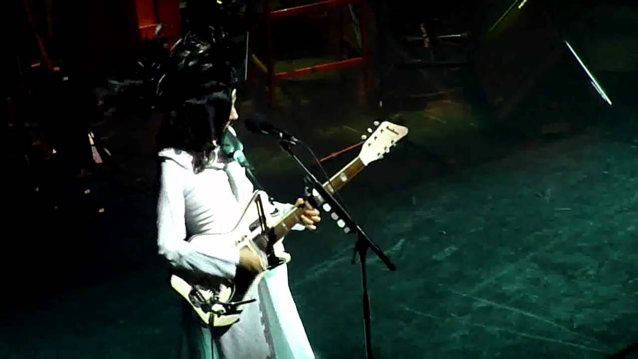 PJ Harvey - The Glorious Land -- Live At Cirque Royal Brussels 19-02-2011