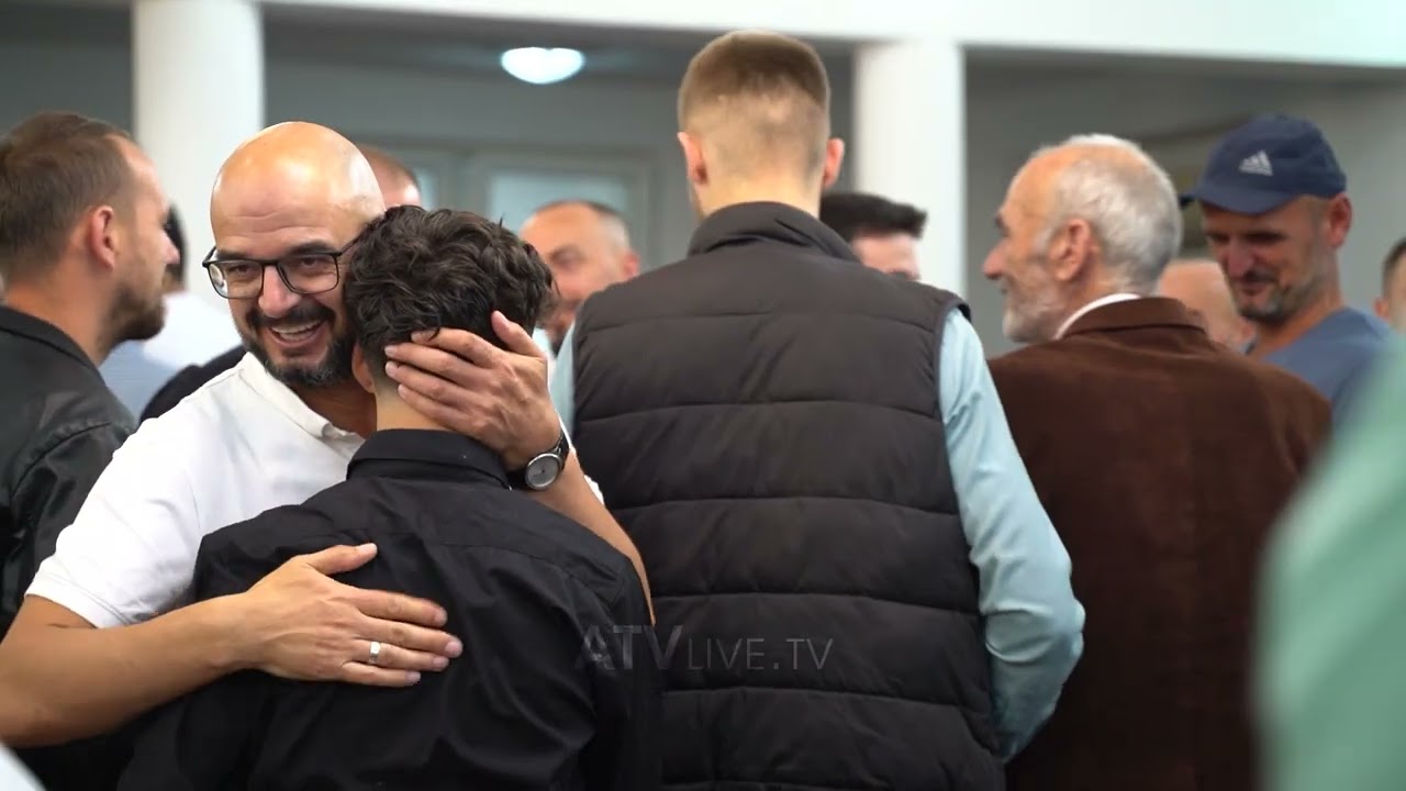 Të shpërngulurit nga Hogoshti i Kamenicës, mblidhen çdo vit në xhami