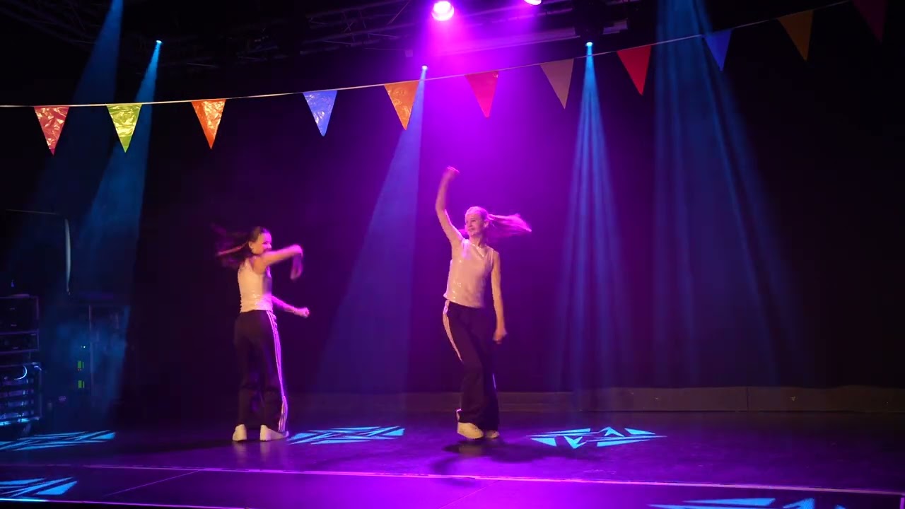 Show 4   Lise & Noek