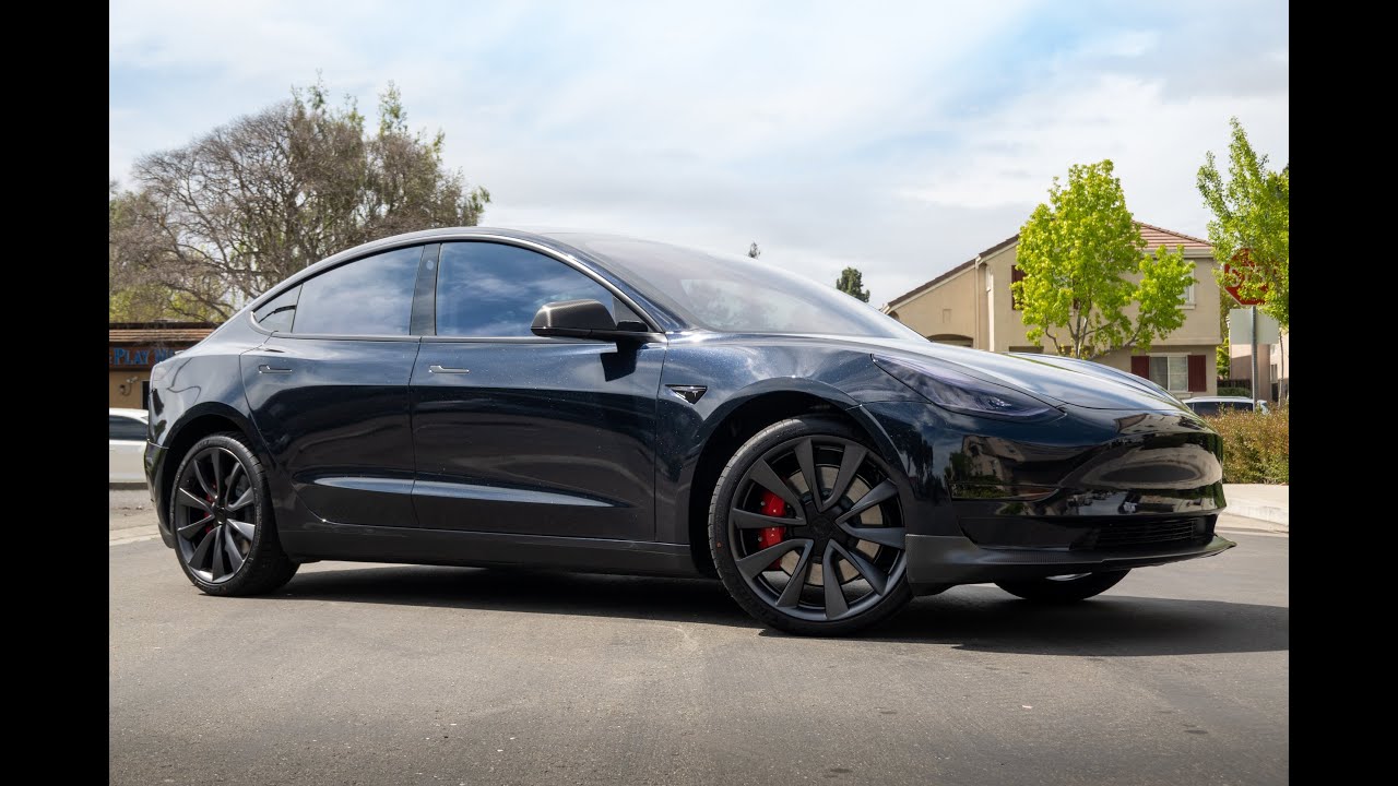 Tesla Model 3 — глянцевая темно-синяя виниловая пленка 3M 2080 и кварцевый фильтр Finest Reserve