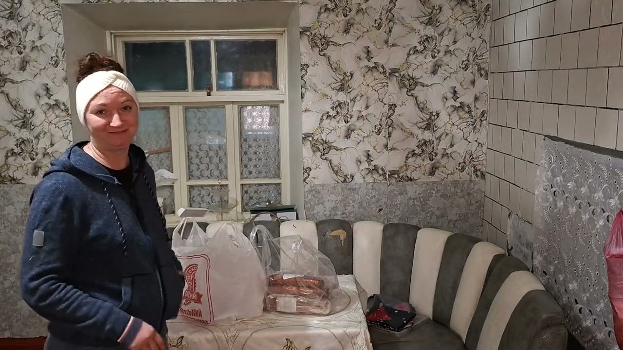 ПРИШЛА ОДНА  ПАСЫЛКА 
