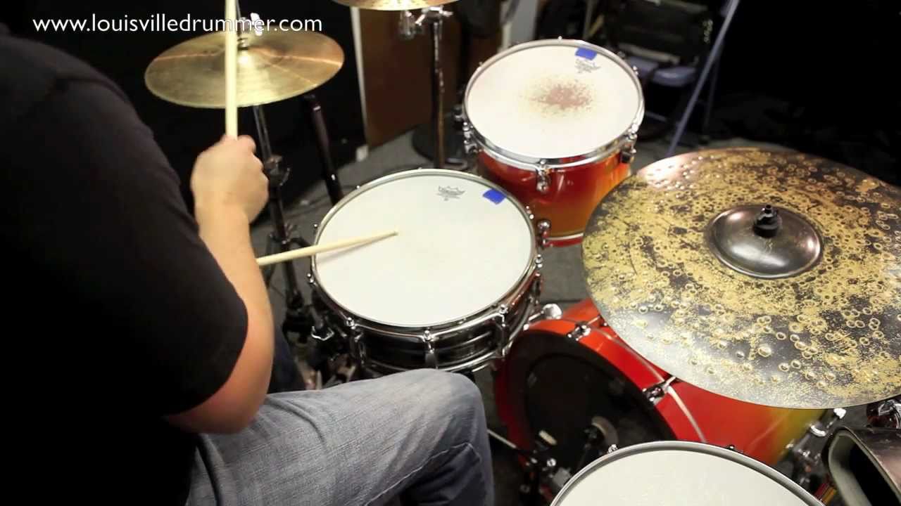 How to play drums - Triplet Groove (Bernard Purdie Shuffle)